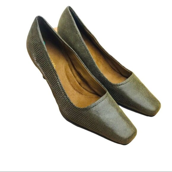 AEROSOLES animal print suede women heels size 8 /  NWOT - Picture 2 of 14